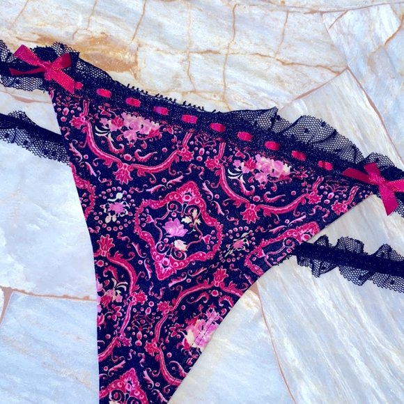 VS Very Sexy Medium Thong Panty V-String Vintage Lace - Picture 3 of 6